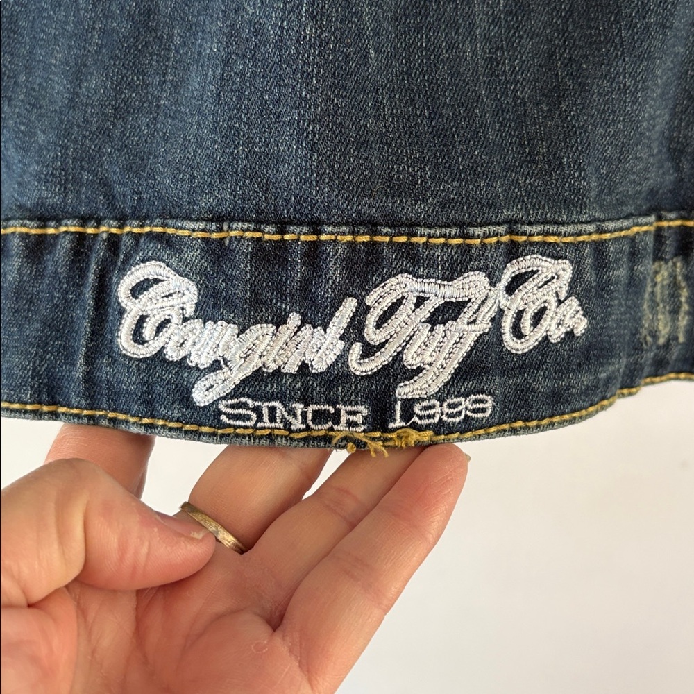 Cowgirl Tuff Limited Edition medium wash distressed denim vest Size Medium - Picture 8 of 8